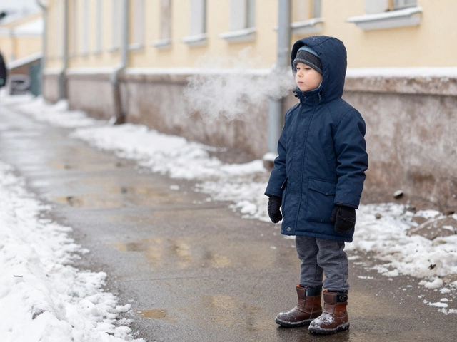 Что нужно ребенку на зиму: полный список одежды и аксессуаров для холодного сезона